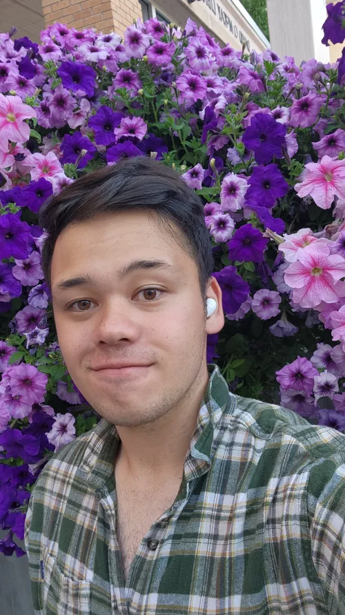 20m anyone wanna chat :) by Joseph2903