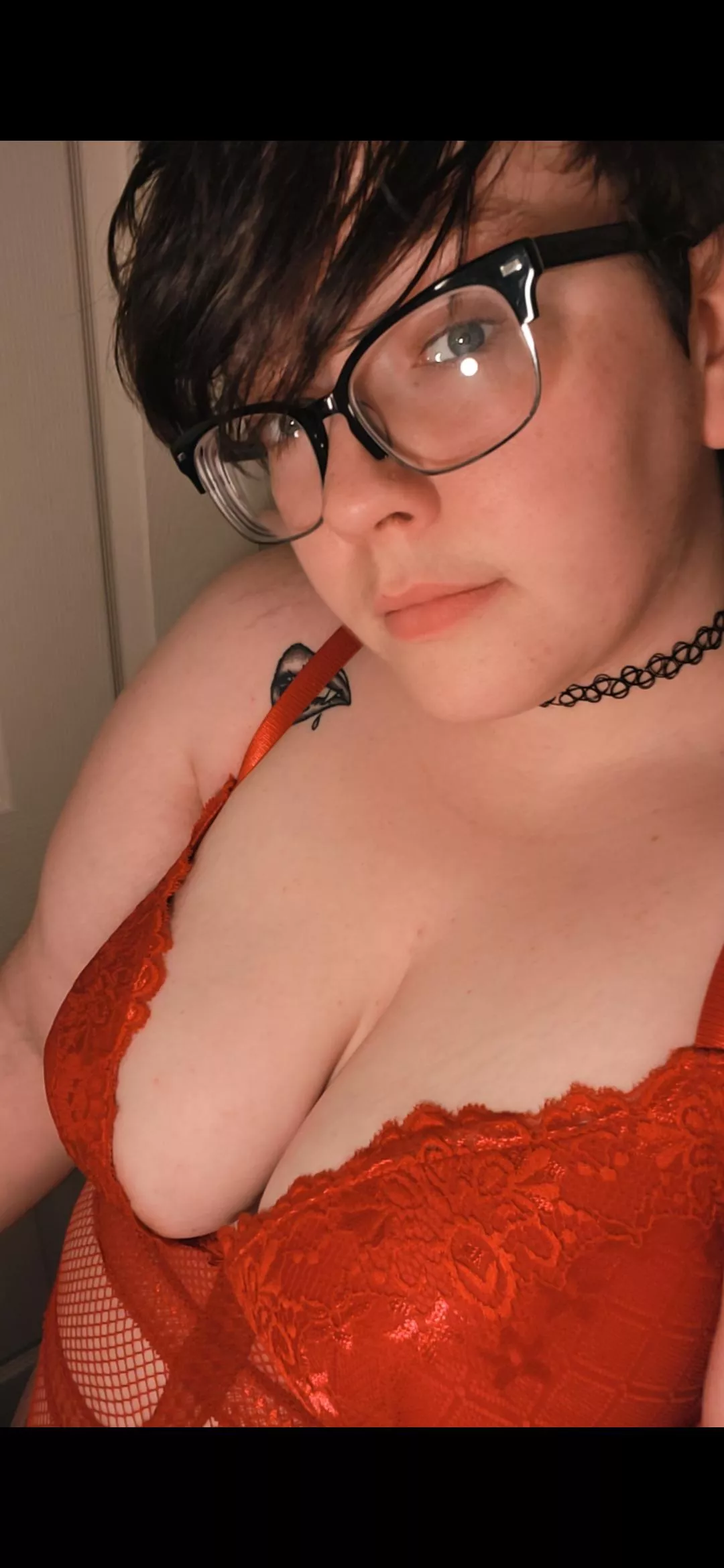 25 f looking for older man to chat with ^~^ posted by Sufficient-Meat-4002
