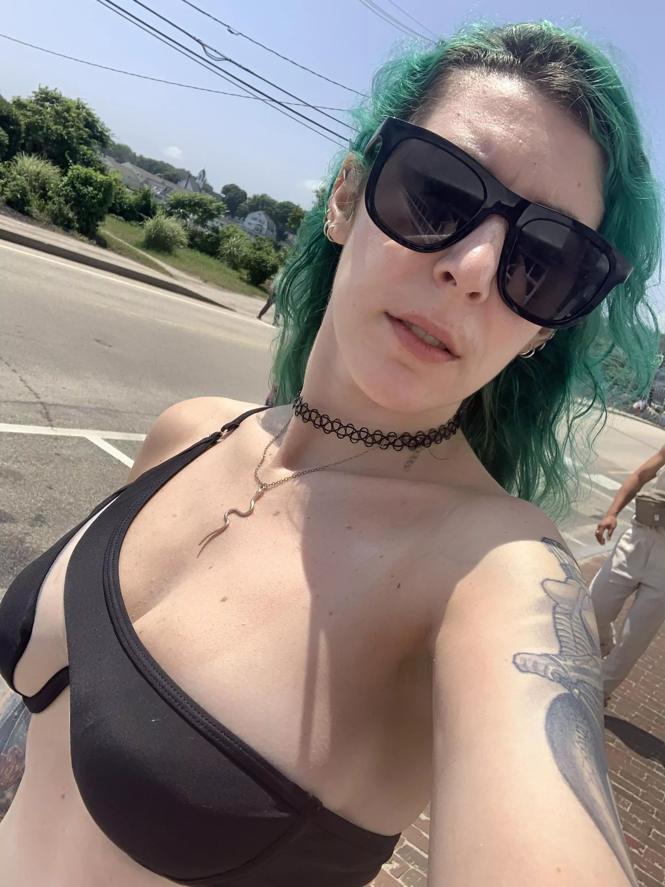 Baddie on the beach posted by sirenskiss3