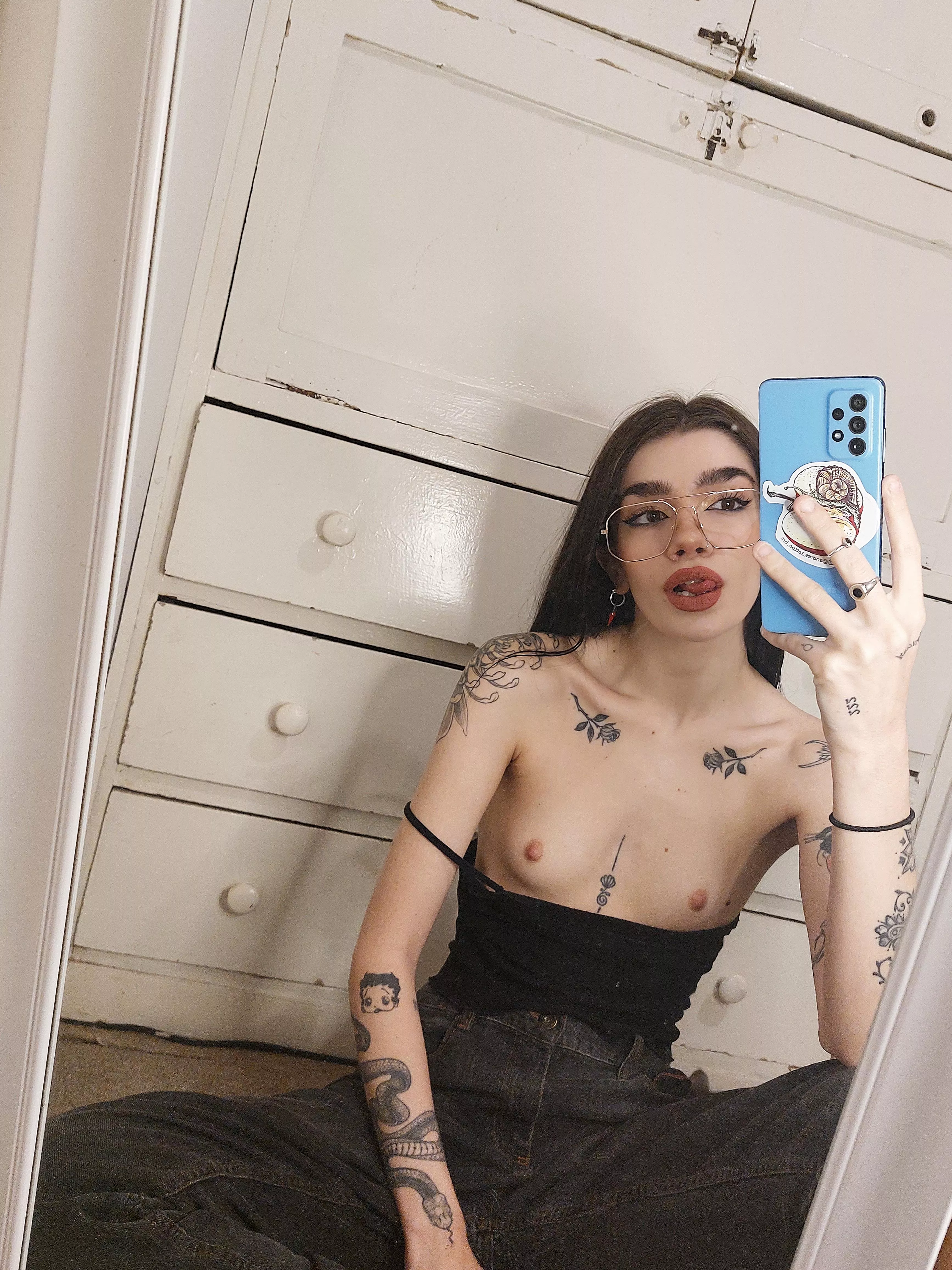 Do you guys like my new glasses? 😉 posted by ScientistSoggy4796