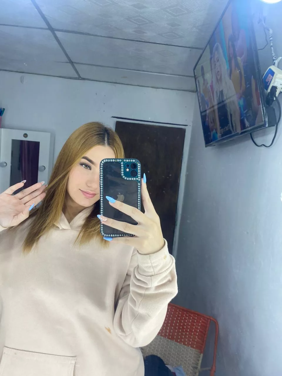 Dont forget to smile back with me [F] posted by yoursweetchick