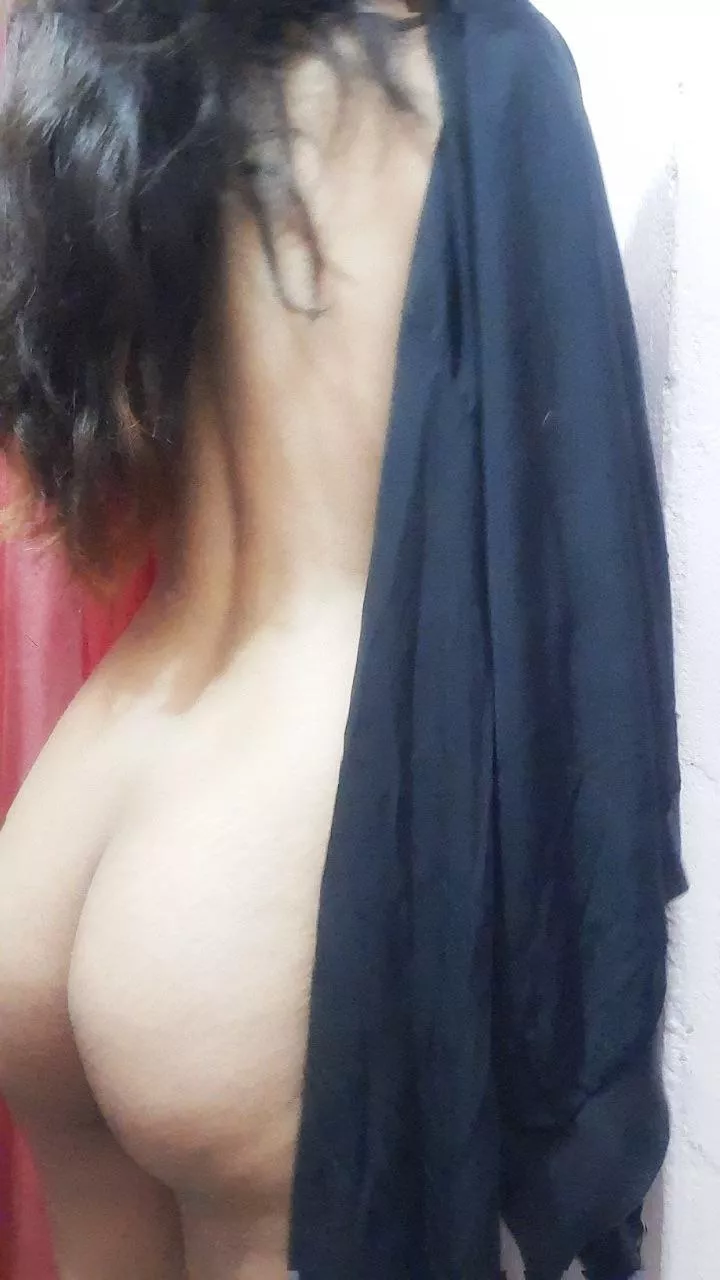 [F]19 Who Wants To Take A Dive💦 posted by peachy_scarlet