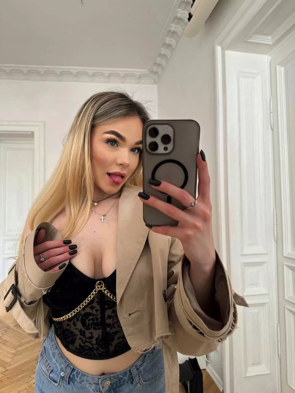 feel very hot in this outfit posted by Kind_Abroad_6514