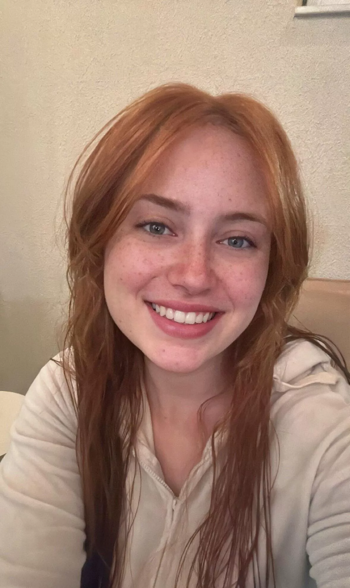 Feeling cute without makeup [f] posted by Puzzled_MJ