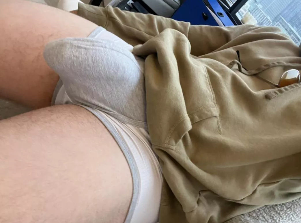 For those of you with a size worship kink. You’re welcome posted by HCA123I