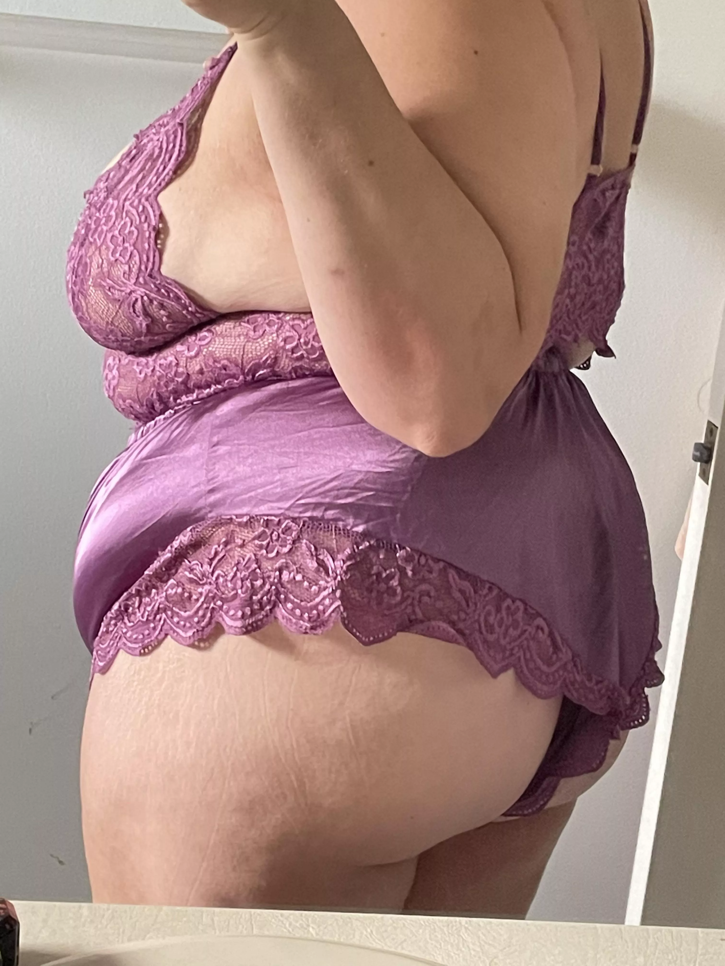 Hello there baby 💋 posted by titzntequila