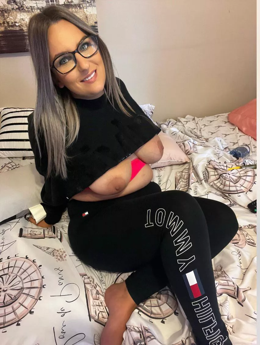 Hiring a professional titty holder posted by courtney22xo