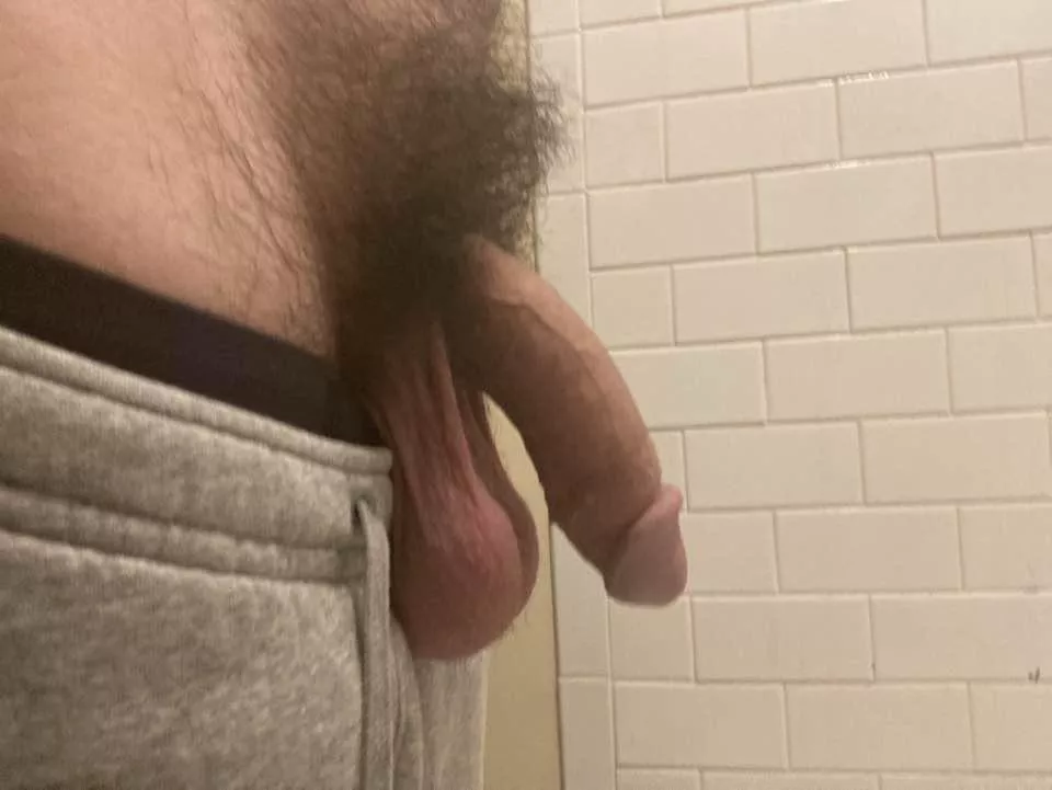 how’s it hangin? posted by buzzbro08