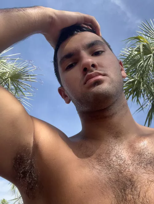 It gets stinky under the sun by UkranianAlphA