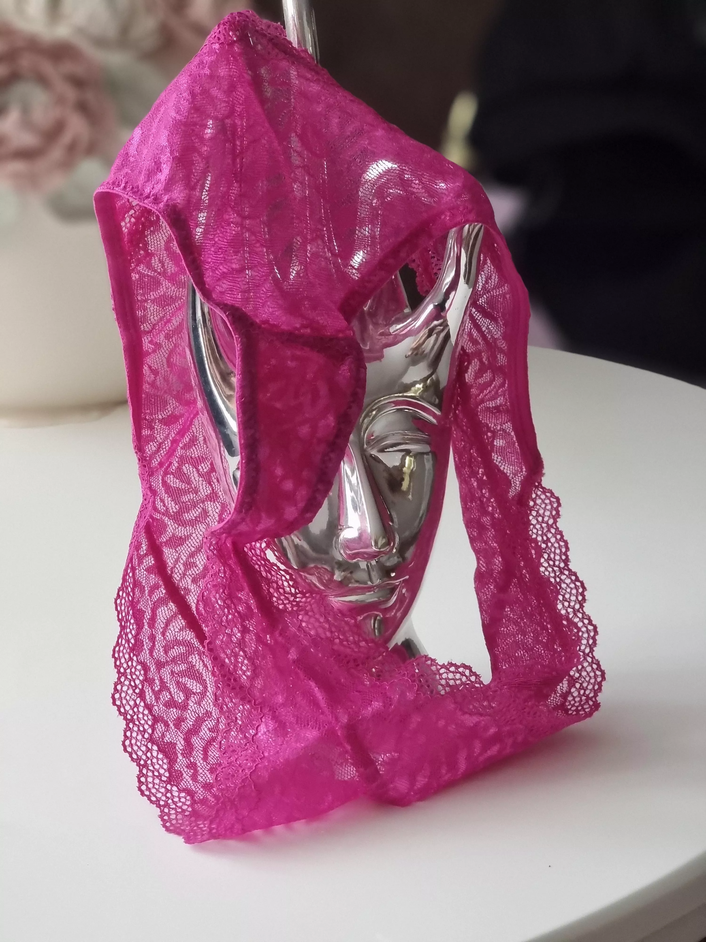 💋It should be your face, but you can't make up your mind posted by sharplyfree