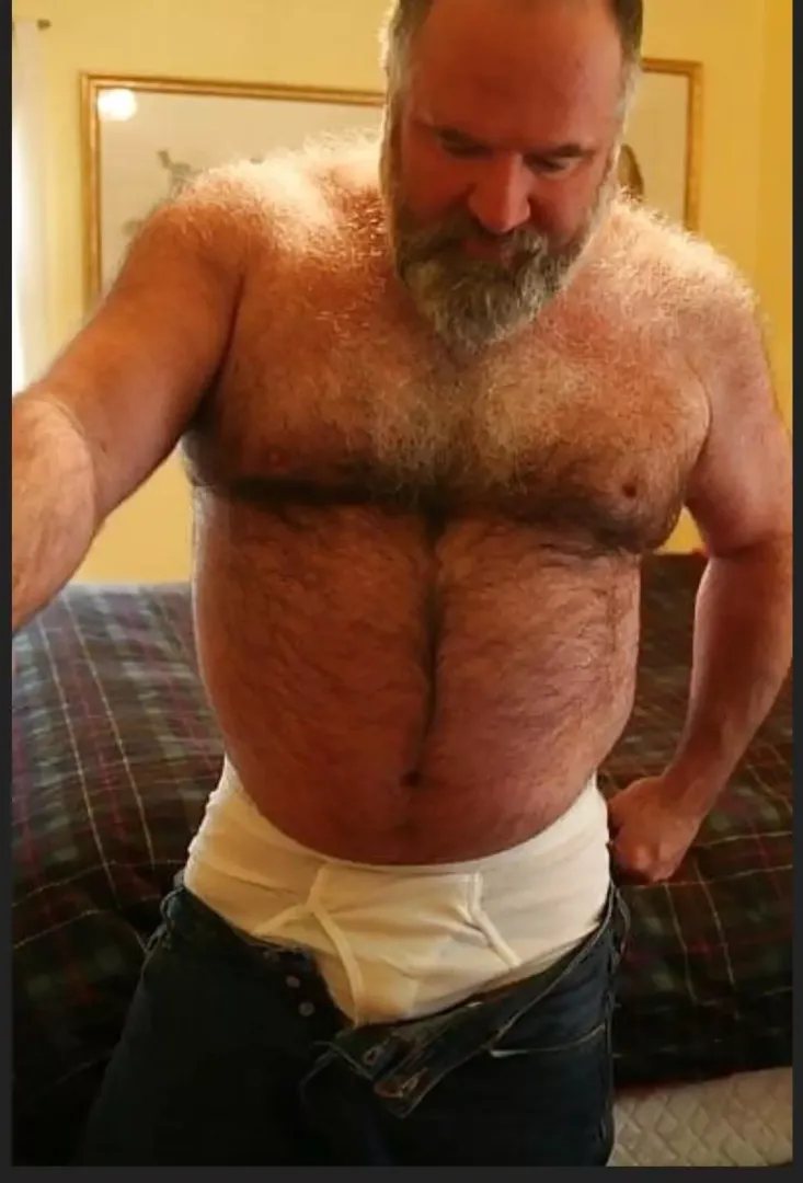 Just a hrny prv Papabear 😈 by [deleted]