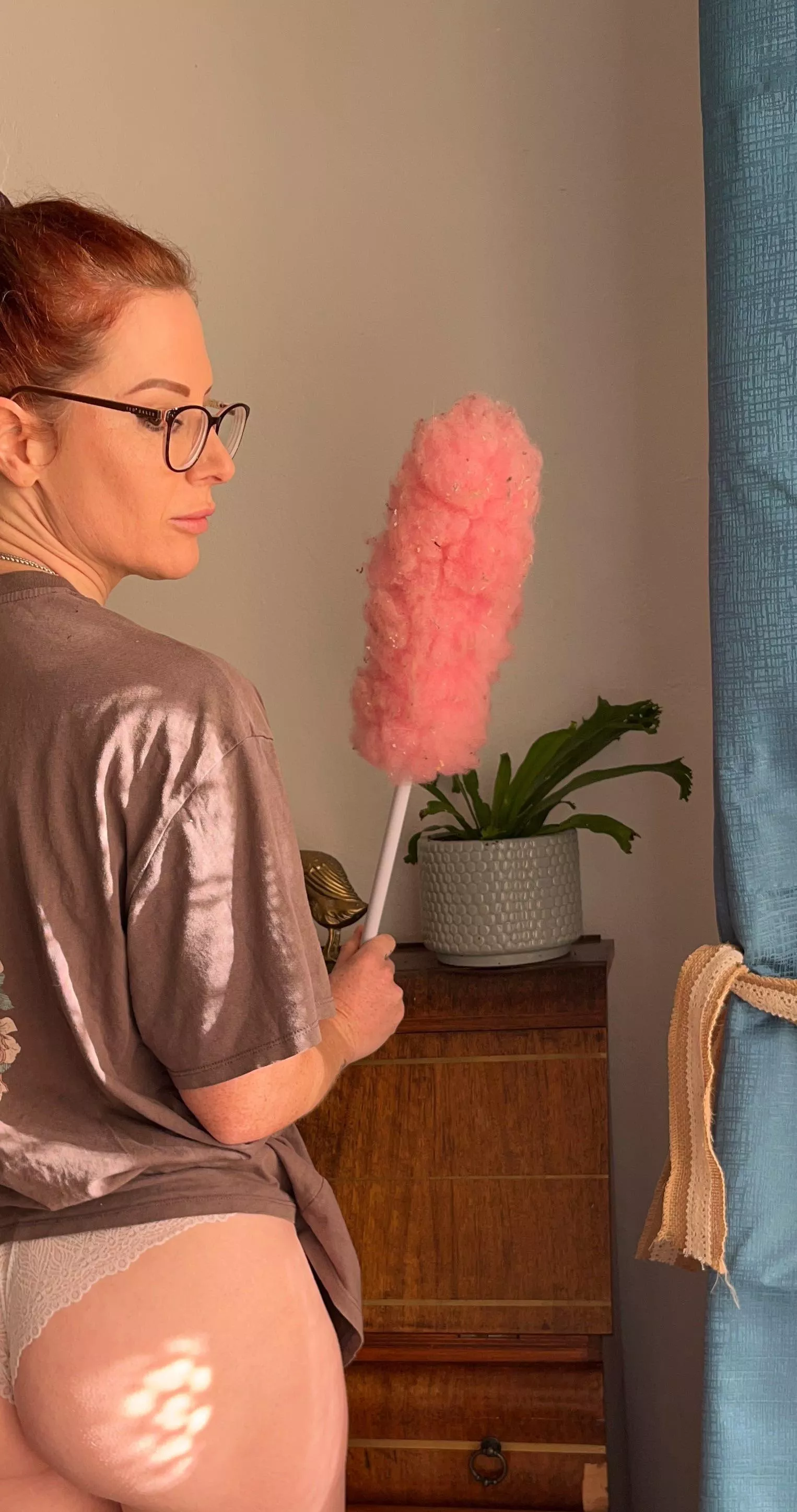 Just trying to get some dusting done 🤭 [F] posted by housewifebirdie