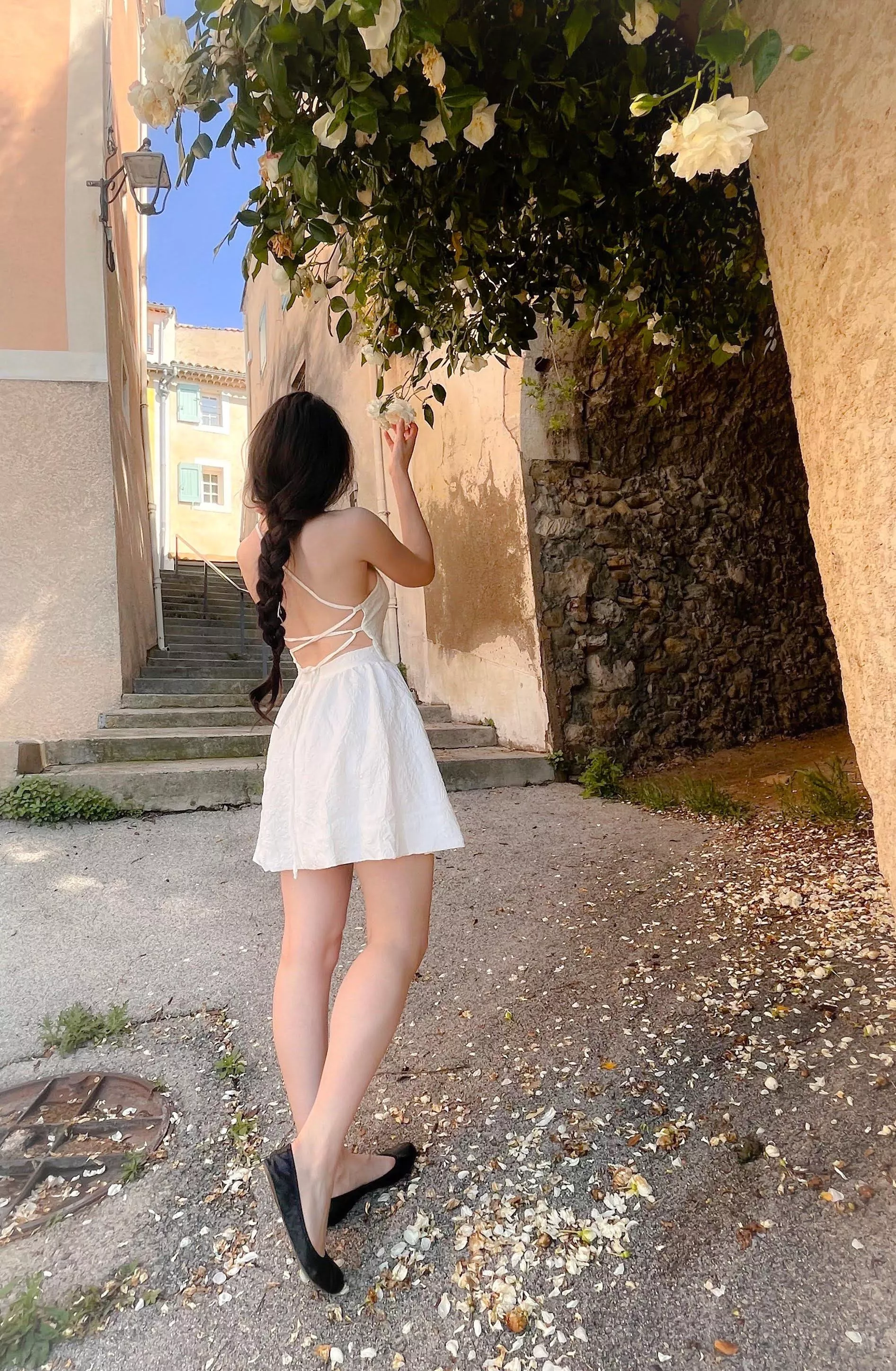 Let’s tour Europe hand in hand posted by _Elaena_