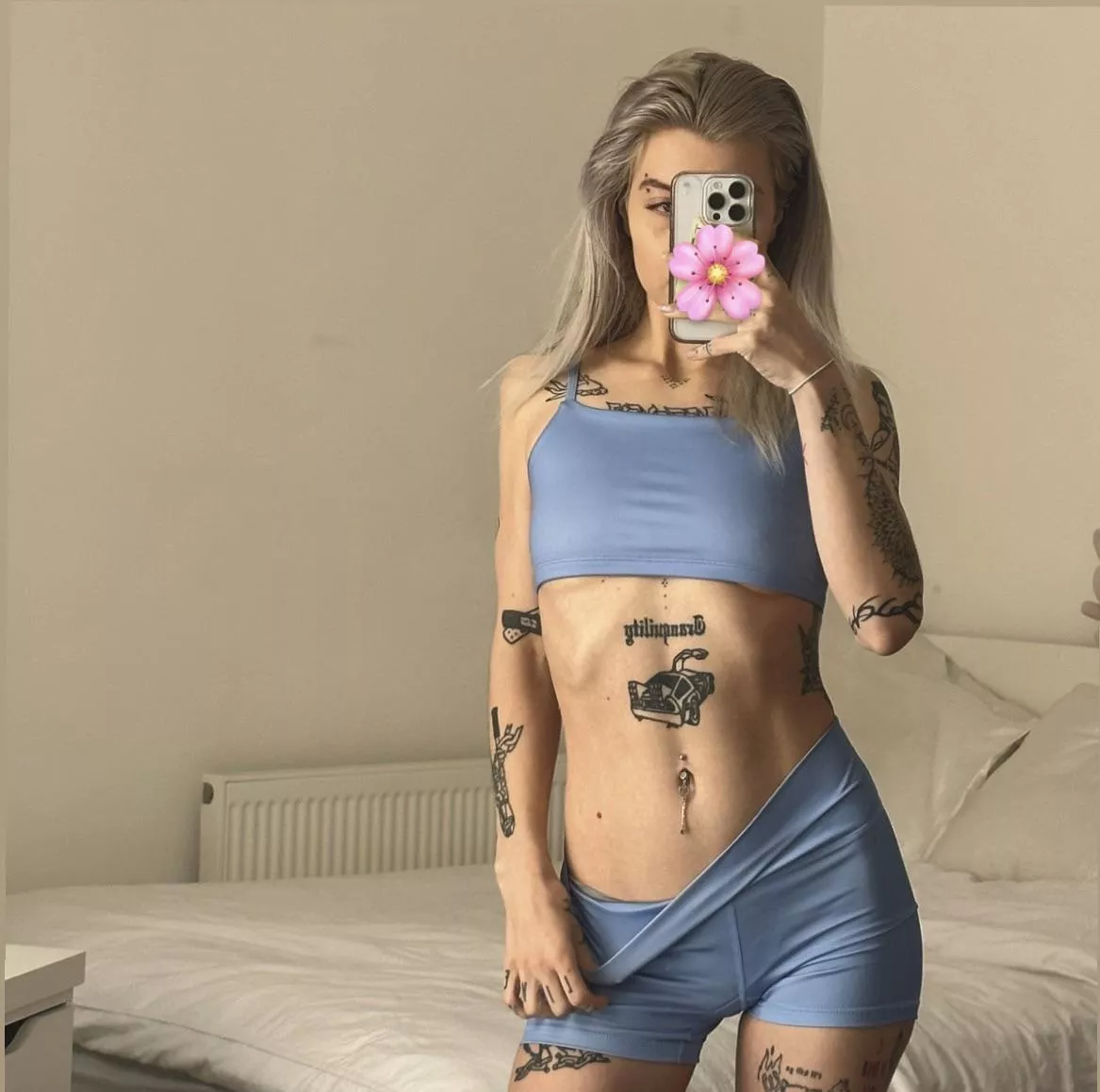 lick my tummy 🙊 posted by youralienangel