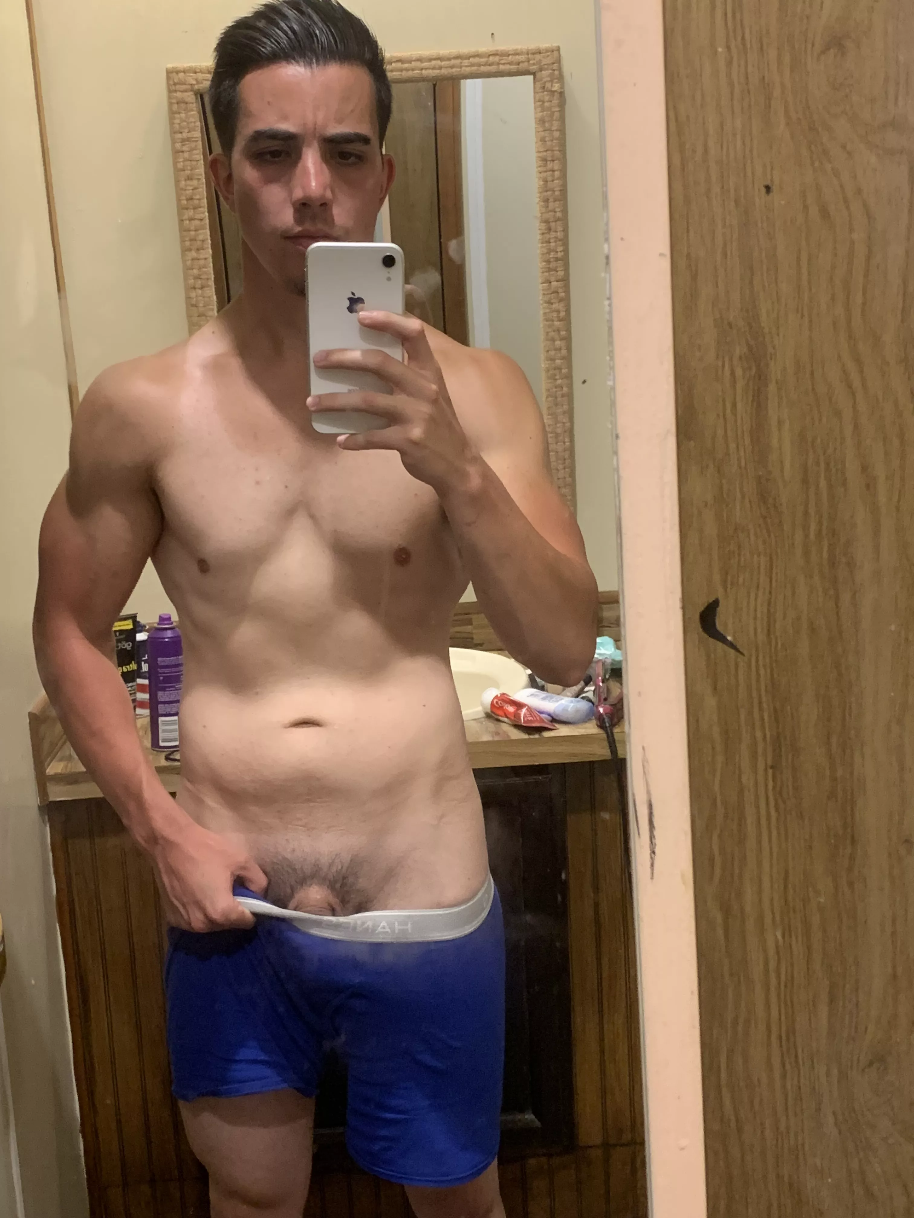 [M] Feeling horny after a good workout posted by Emross_99