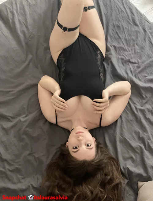 My cleavage is red hot, just like me by YieldingScissors