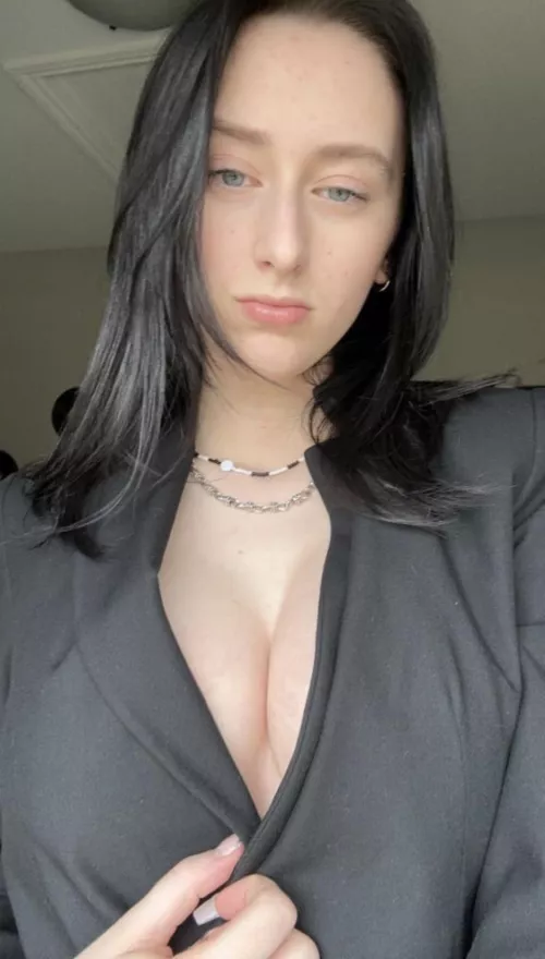 No bra - just magic buttons 🎩🪄 by orlagracey