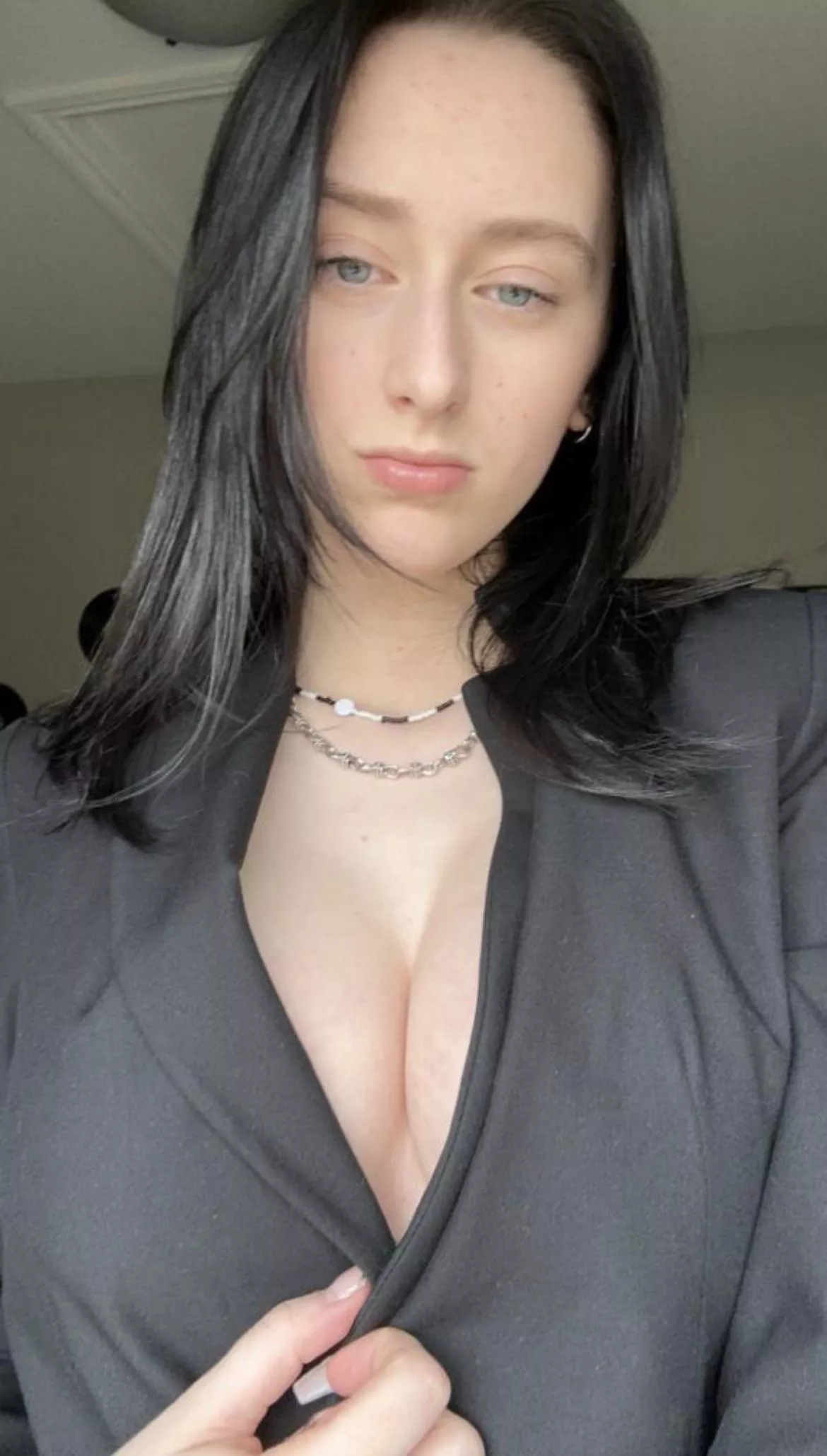 No bra - just magic buttons 🎩🪄 posted by orlagracey