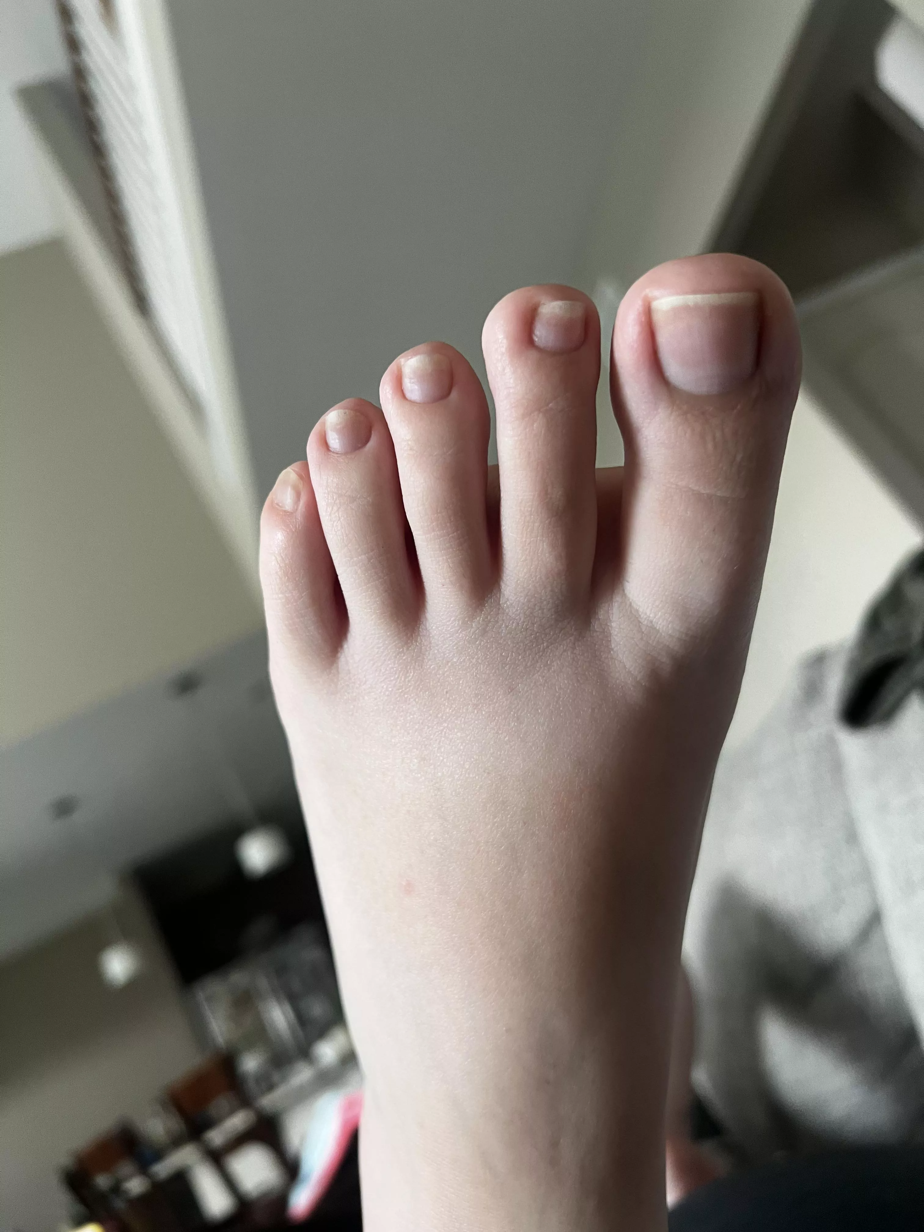 Nude toes posted by Over1Over2