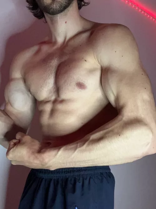 Play with my arms by vitalysportguy