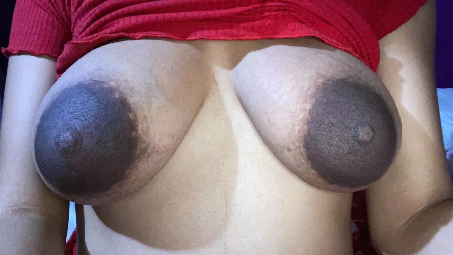 Rate My areolas 1-10 Do you want to play a little with them? by Barbarahot31