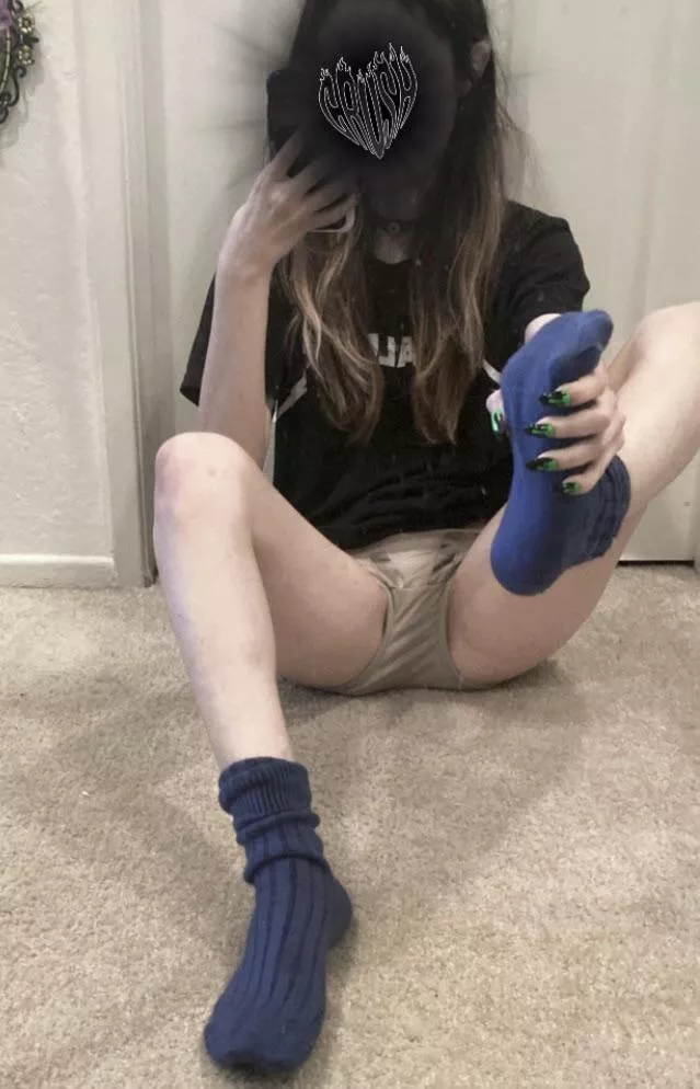 [selling] Fuck me, daddy~ All of July BOGO sale on all items~Selling panties/socks/bras and more~ items $15+ posted by SlutSellingSocks