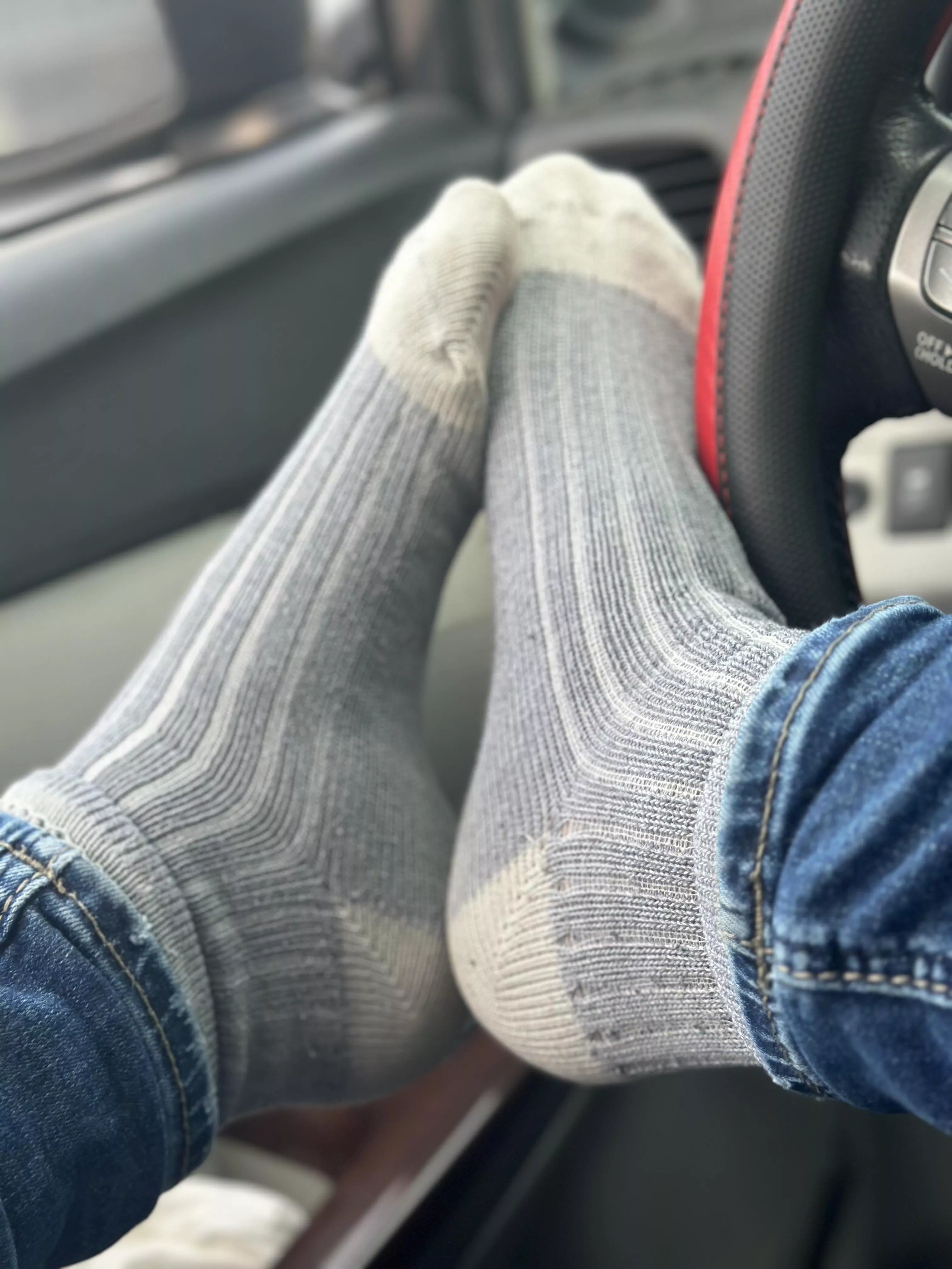 [selling][canada] dm me to book your wear today!! posted by cgtootsies