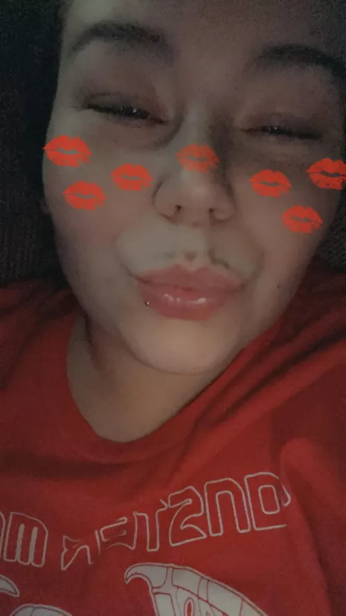 Sending love 😘 by OuchMyDignity94