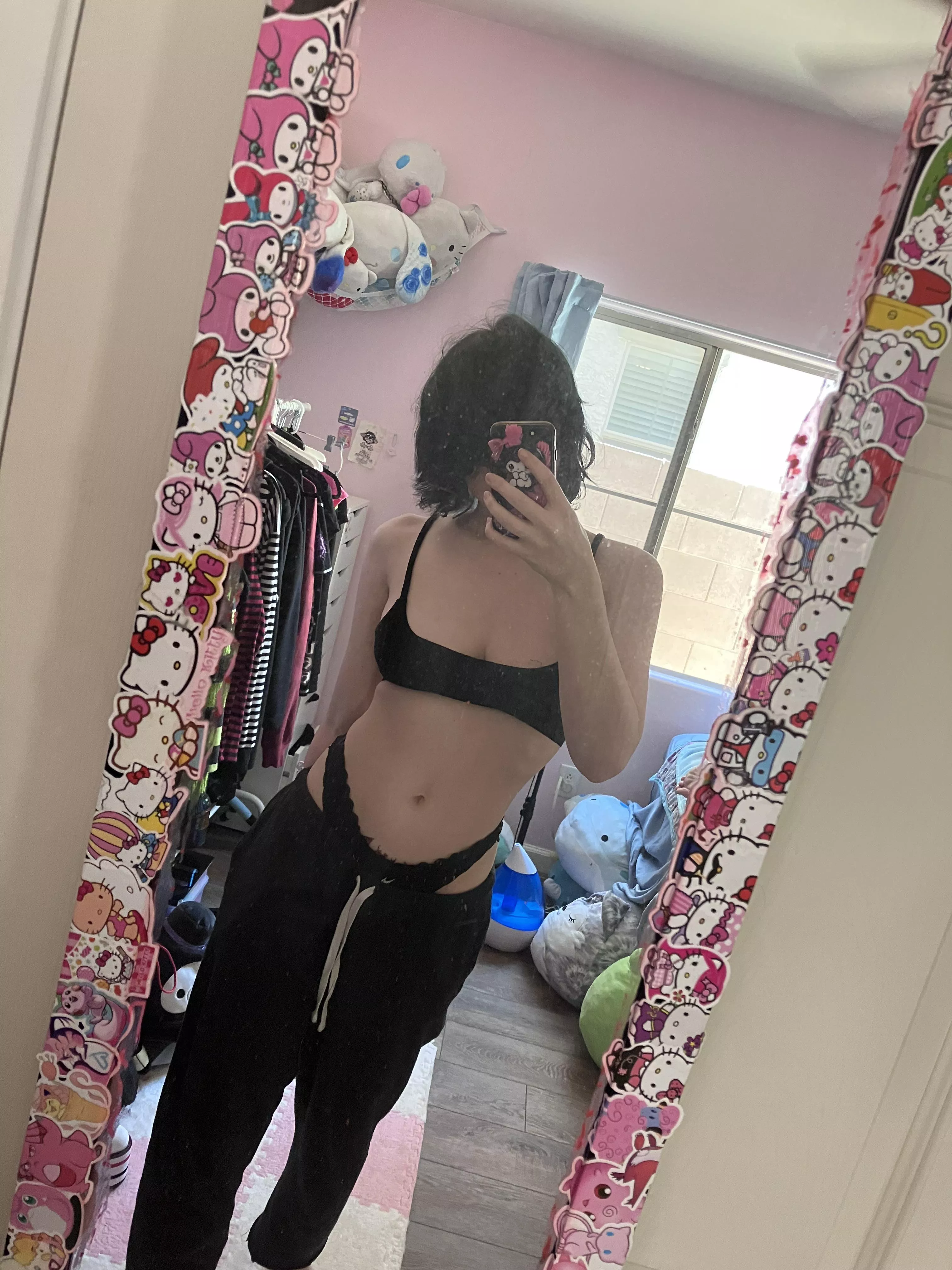 Serve boob in a boi way posted by BrokenBunnies