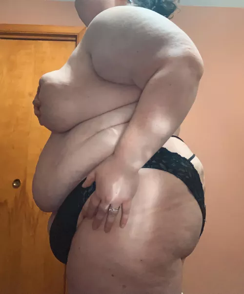 Side view by fatstoneybabe2