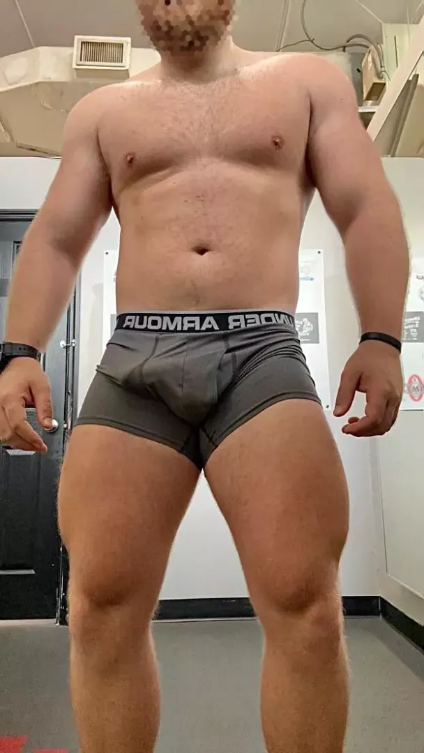 This is why speedos are a problem. Or the solution? 😜 posted by brawnybuild
