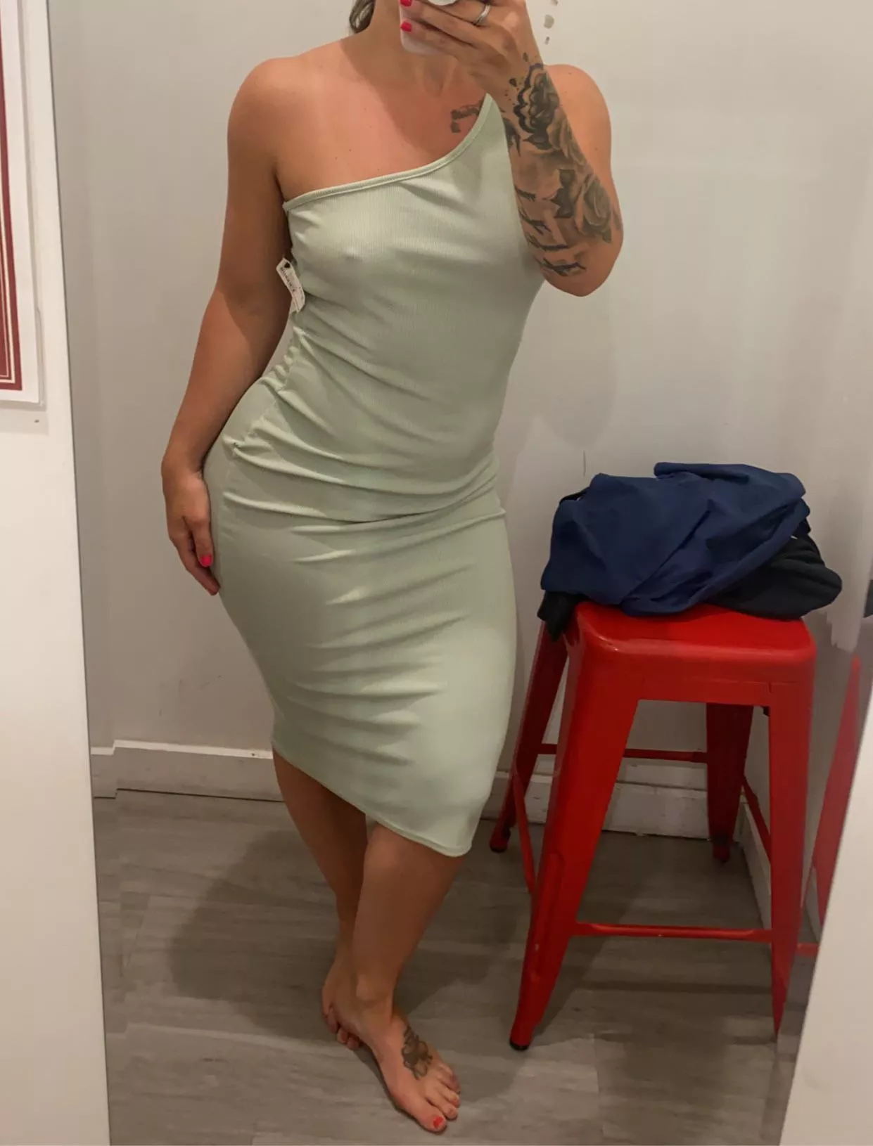 Trying on new dresses posted by miamoore_92