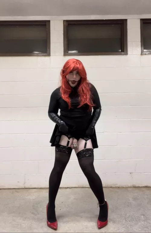 Wendy appears to be a little tied up by lilsissydolly