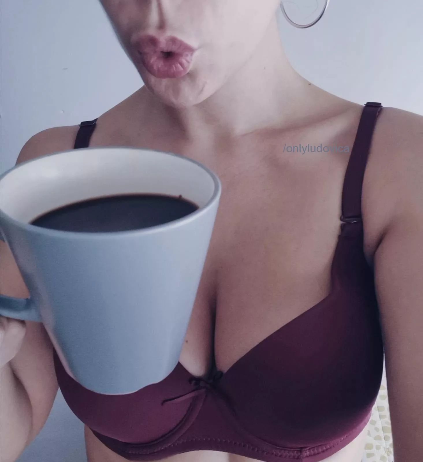 would u take coffe with me or be too distracted? posted by onlyludovica