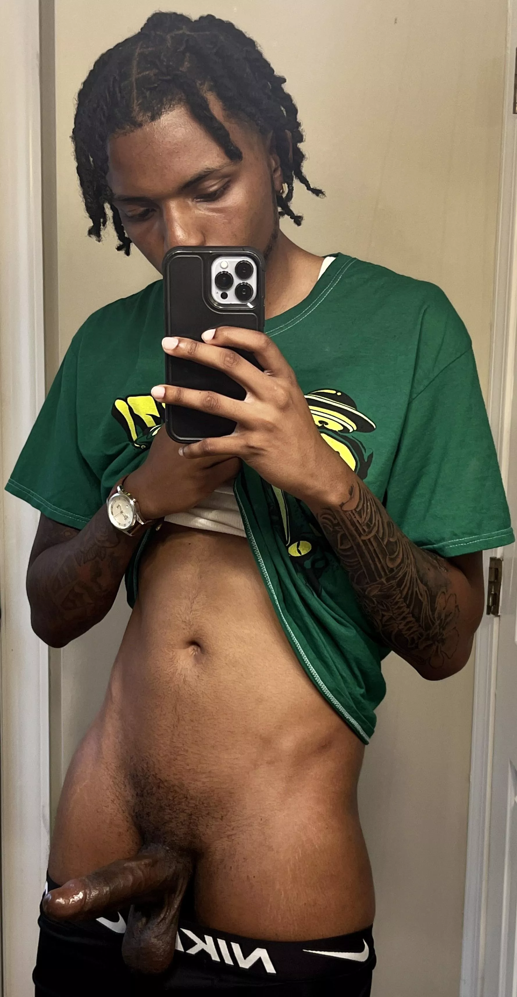 Young King posted by IntimacyHour