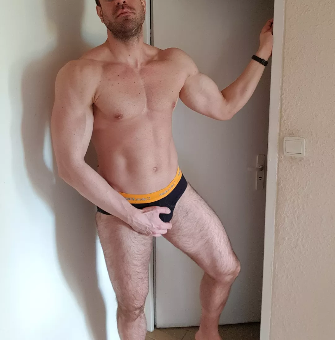 [25y.o, 6'7] Would you take them off? posted by tall_n_fit