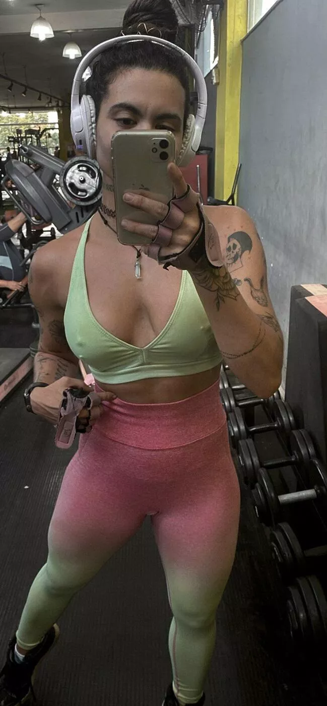 Am I beautiful today? posted by l4rica