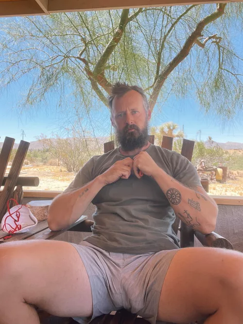 Daddy’s got thick thighs! by whateveroksure