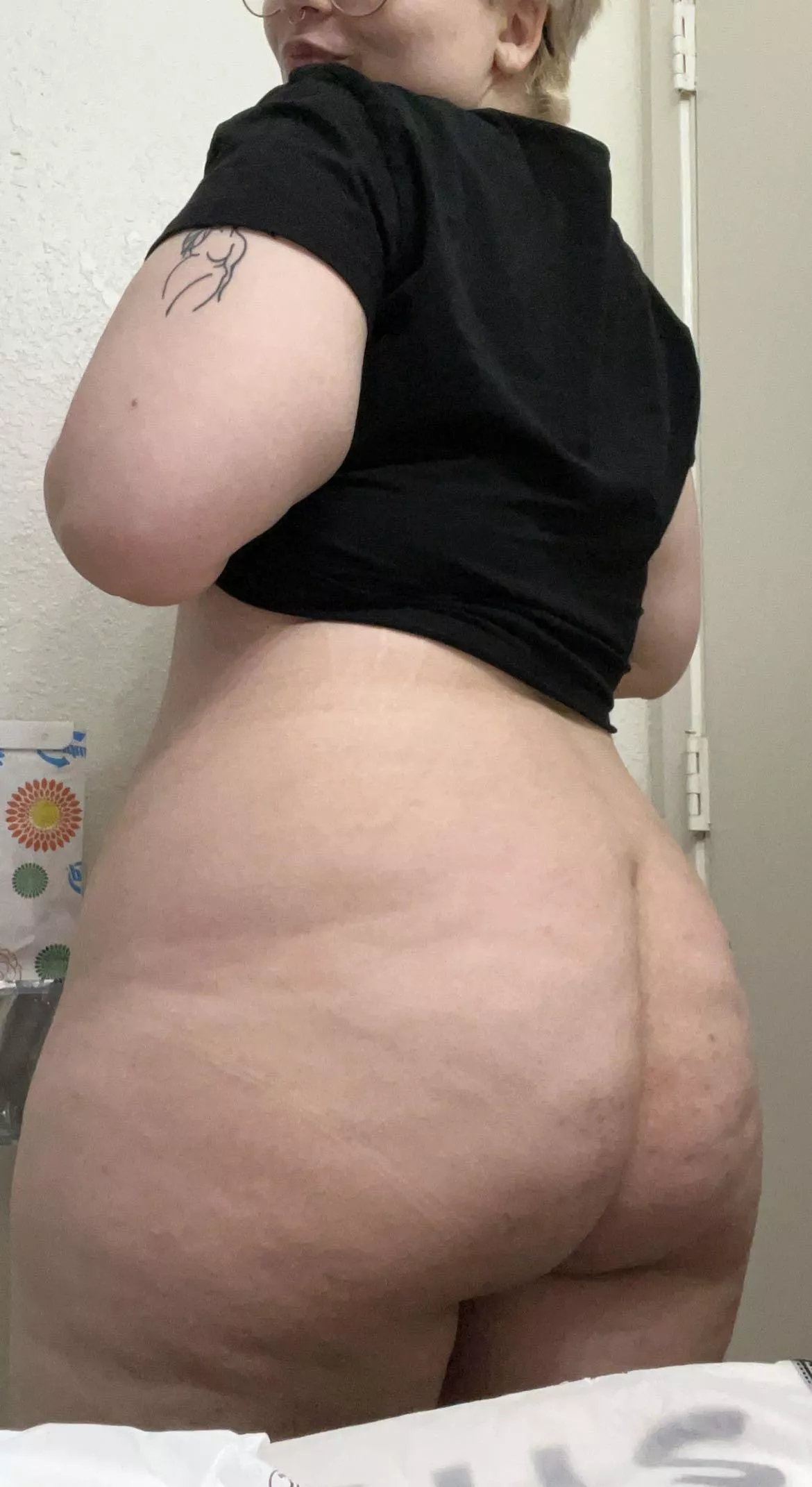 Keep staring babe😏 posted by PassTheBoof_420