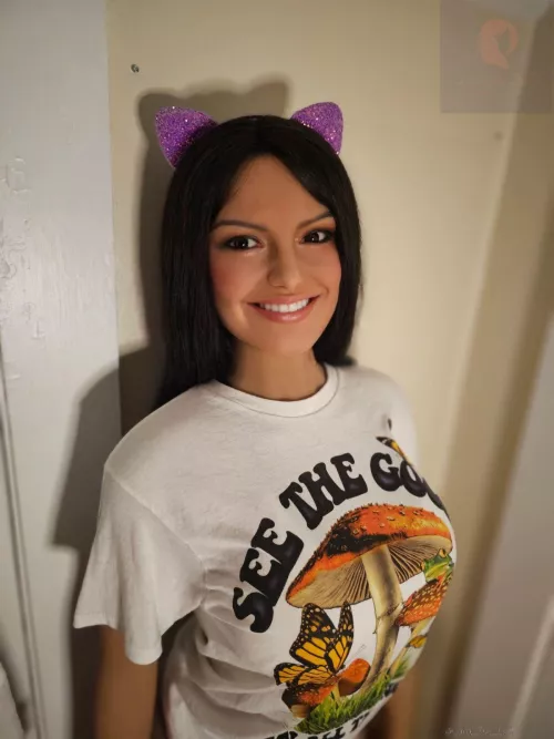 Lara likes the headband my friend bought for her 😺 by ocelotrevolverco