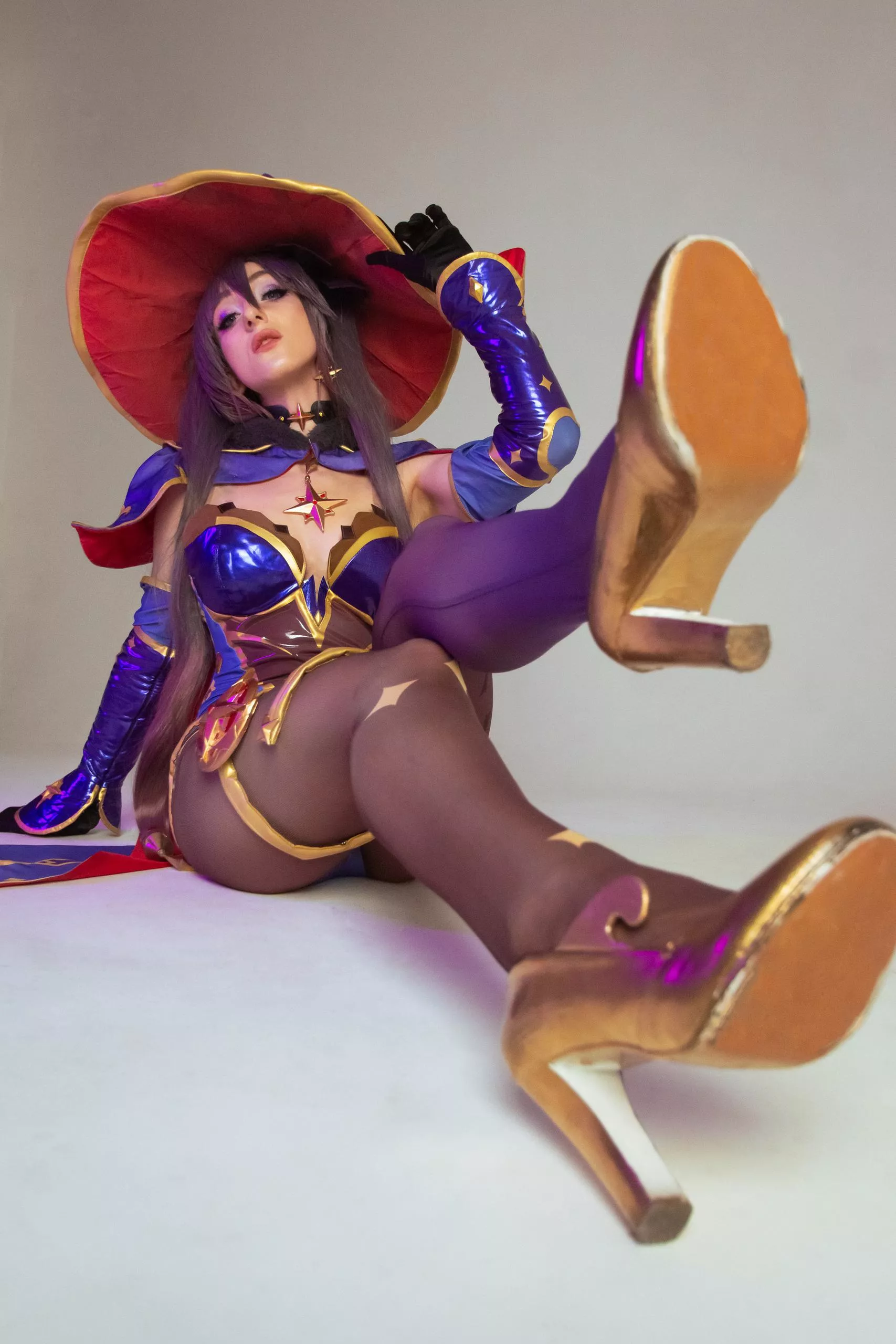 Mona (Genshin Impact), cosplay by Sevir_cosplay posted by sedokovair_cosplay