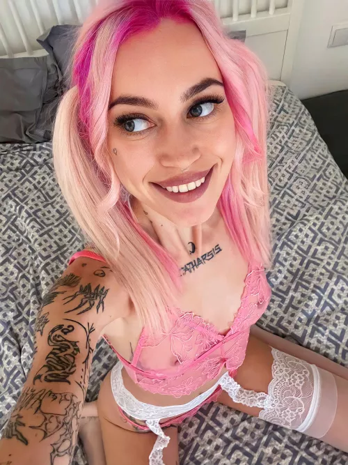 My eyes are up here ;) by babyvslove_