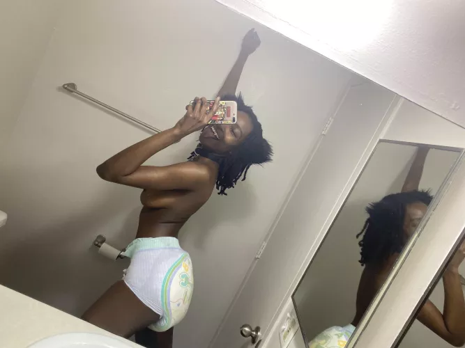 Saggy Diaper Mirror Selfie!💞🐾 Have a good day everyone and remember to smile! by Paddedpuppy_