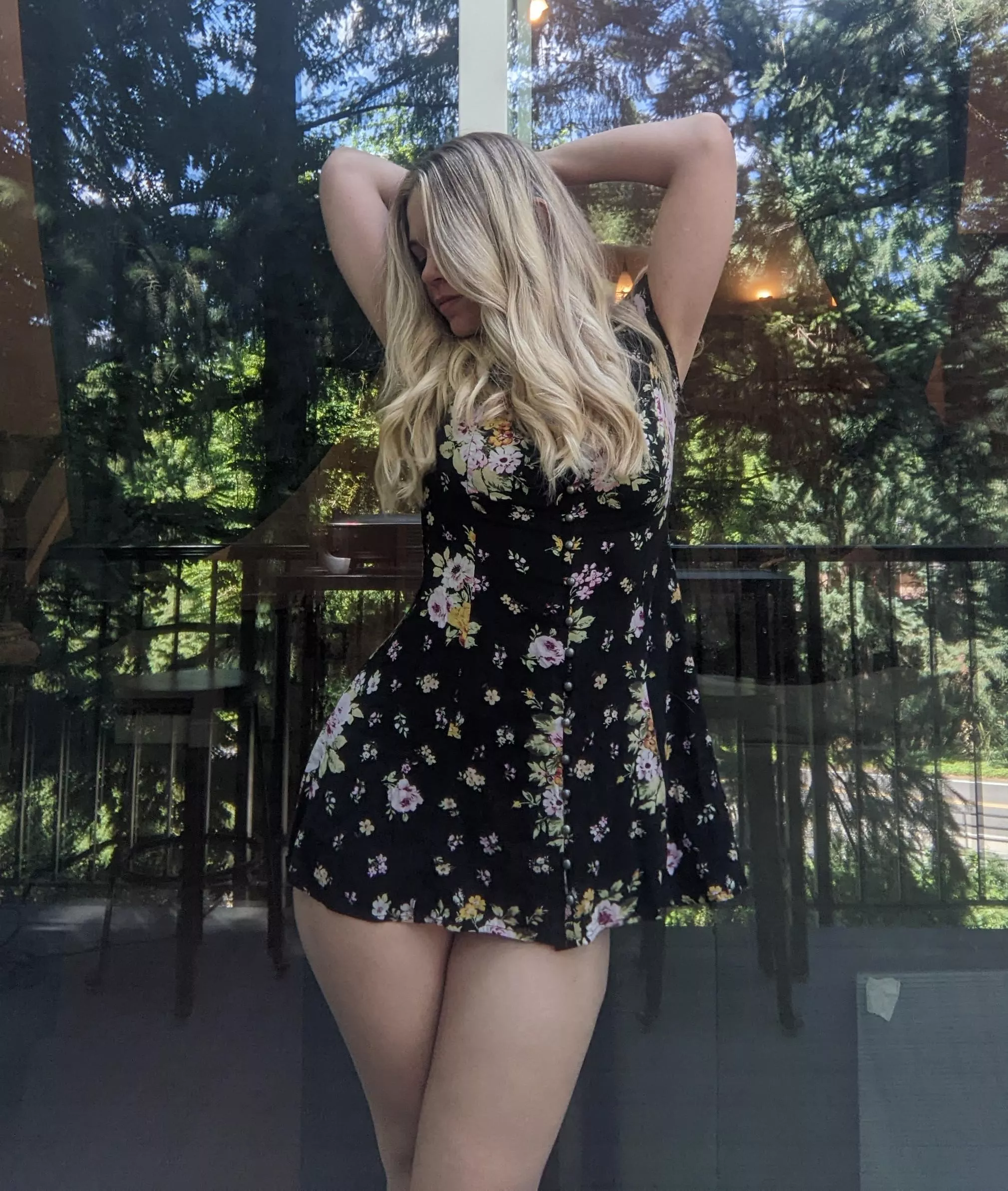 Something about a sundress makes the whole day a little brighter ☀️ posted by ThePervertedPrincess