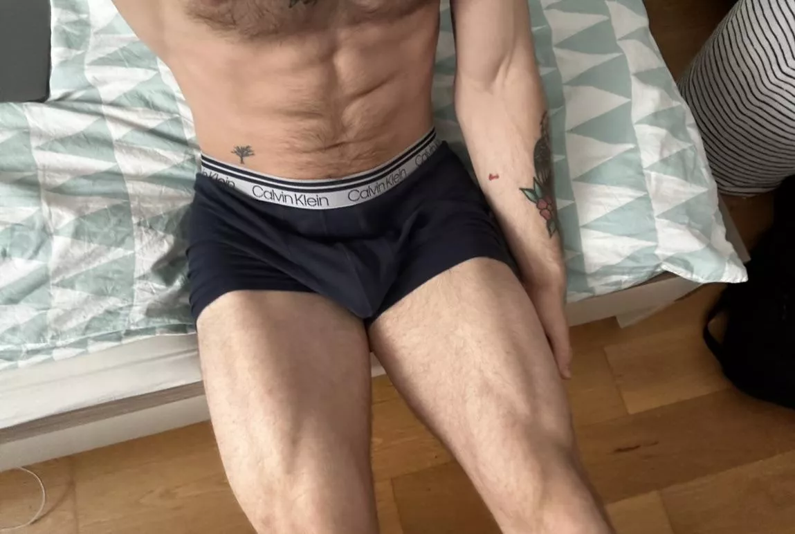 Wanna sit on my lap? posted by haael12