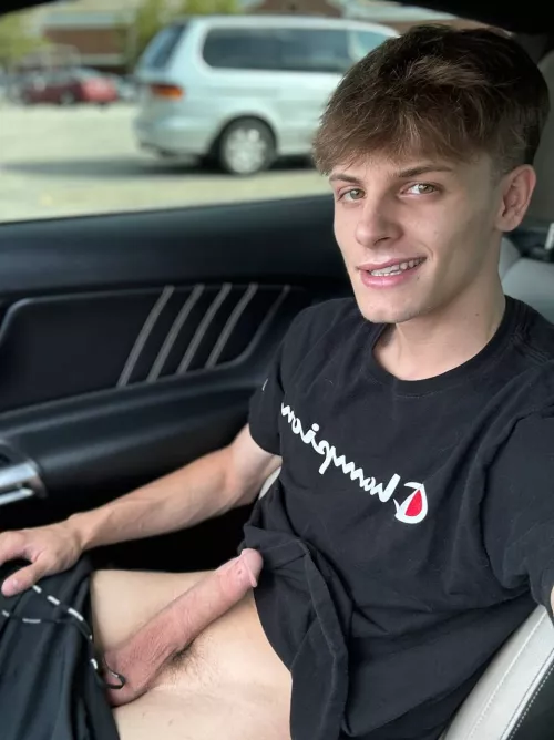 Who wants to give me road head by eddyfo