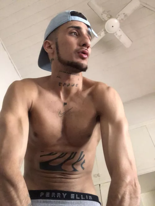 Who wants to have fun? by fardamn