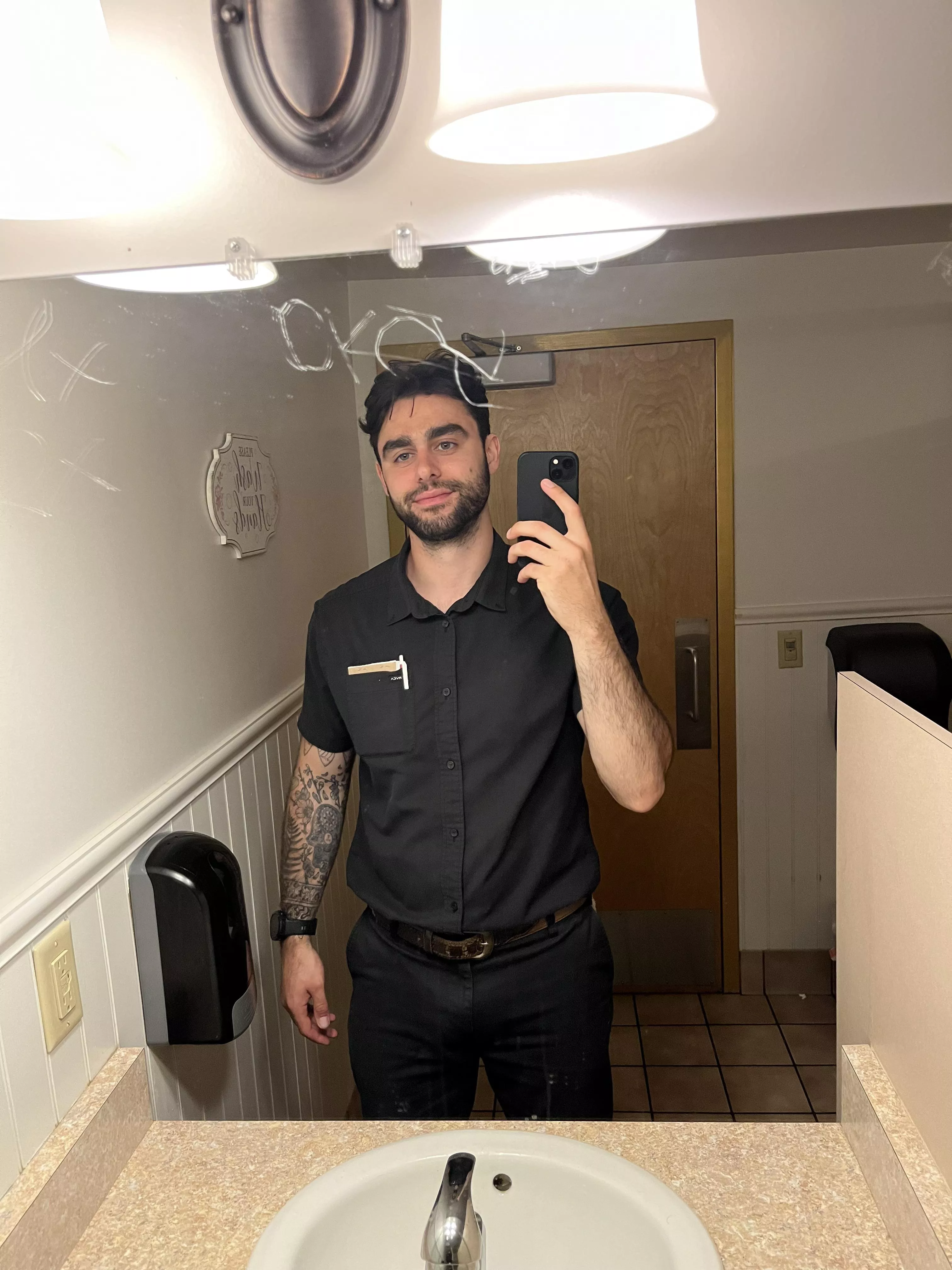 Yes Kathleen, I’ll have your mimosa in just a second 😂 posted by arabashell