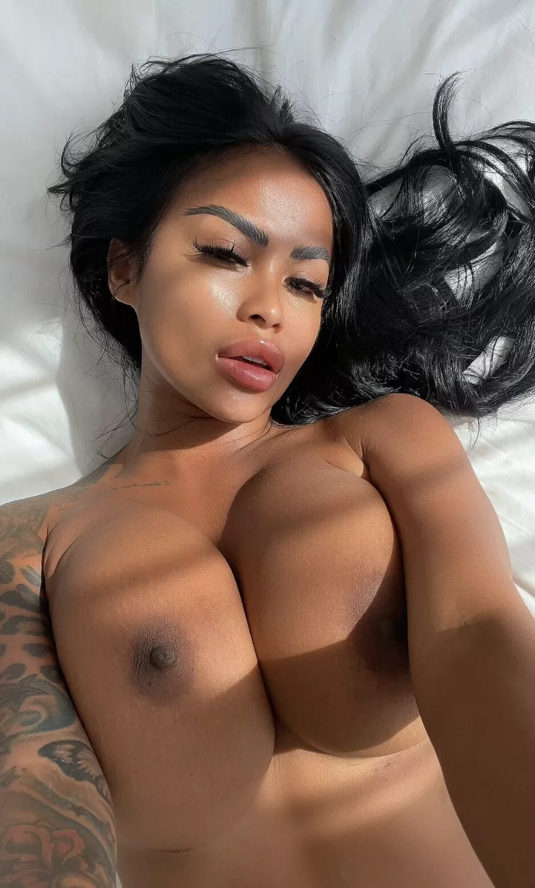 You like bimbos like me? posted by SerlianaElle