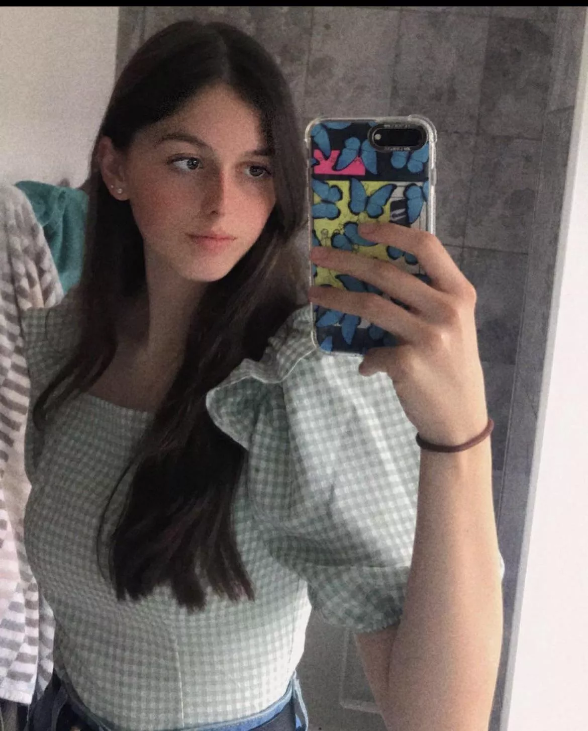 Brunette posted by bailey69698